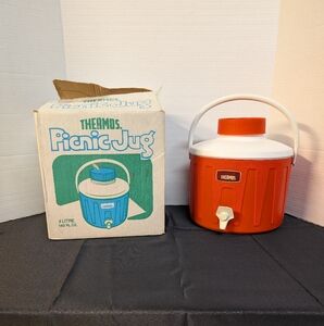 New Thermos 1 Gallon 4 Litres  Red White Vintage Water Faucet Jug Picnic…